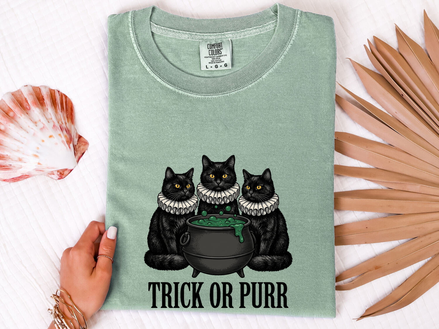 Black Cat Shirt Halloween Pet Owner Gift Women Retro Tee Cat T-Shirt Horror Fan Vintage Tshirt Dog Graphic Dark Witch Cauldron Tshirt
