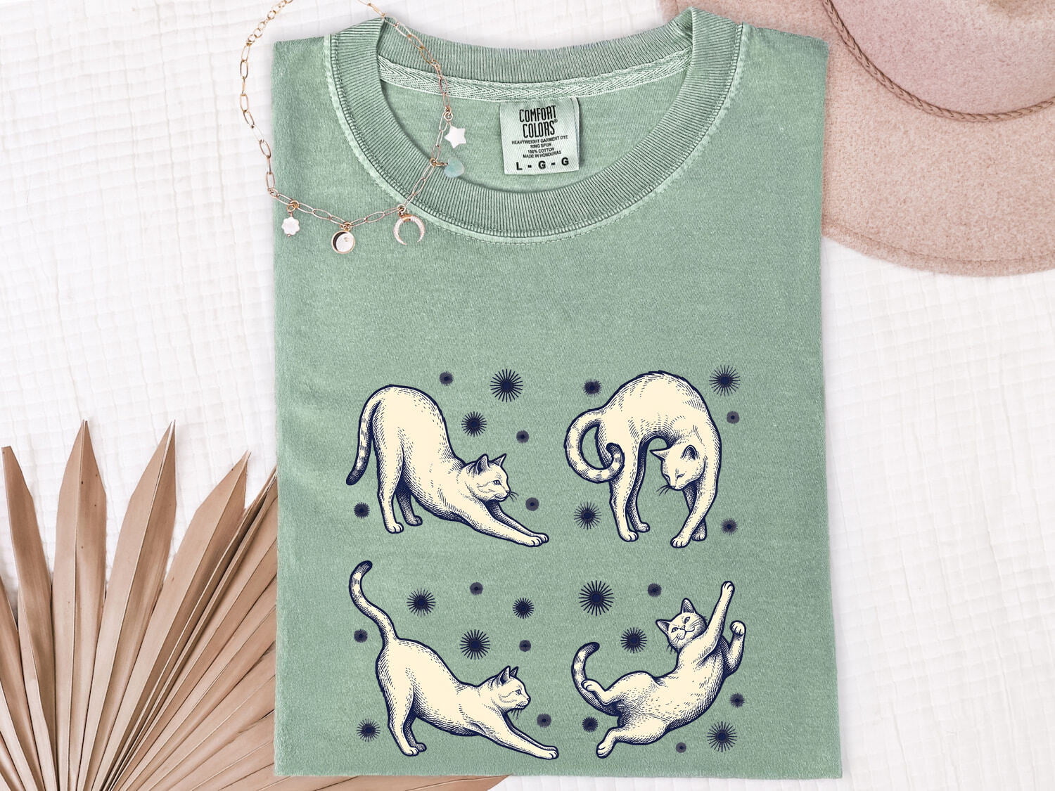 Cute Cats Shirt Cat Pets Gift Women Retro Tee Kitten T-Shirt Cat Fan Feline Tshirt Animal Graphic Sketch Sparkles Tshirt