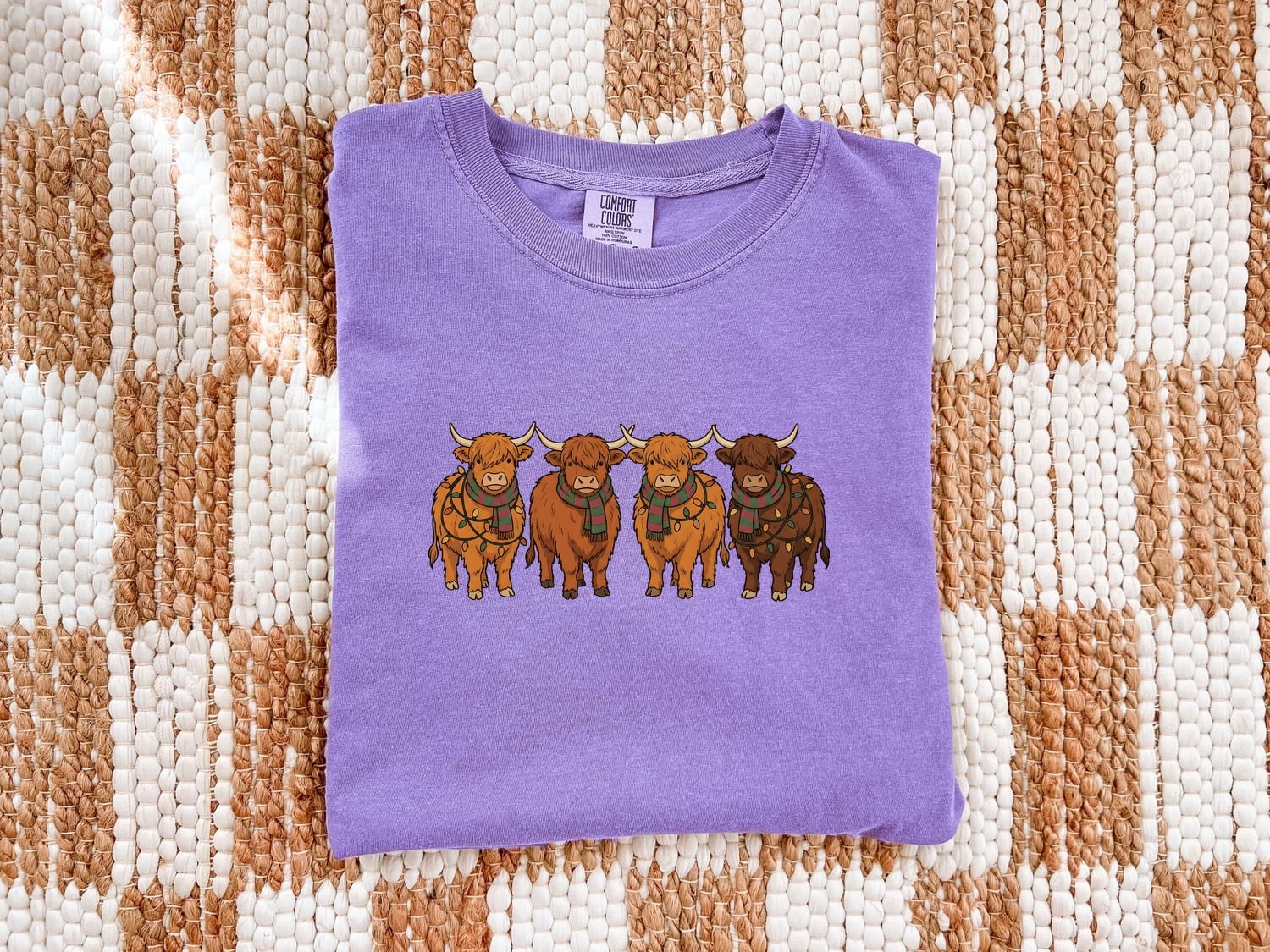 Highland Cattle Shirt Christmas Pets Gift Women Animated Tee Cow T-Shirt Xmas Fan Cartoony Tshirt Animal Graphic Doodle Christmas Lights