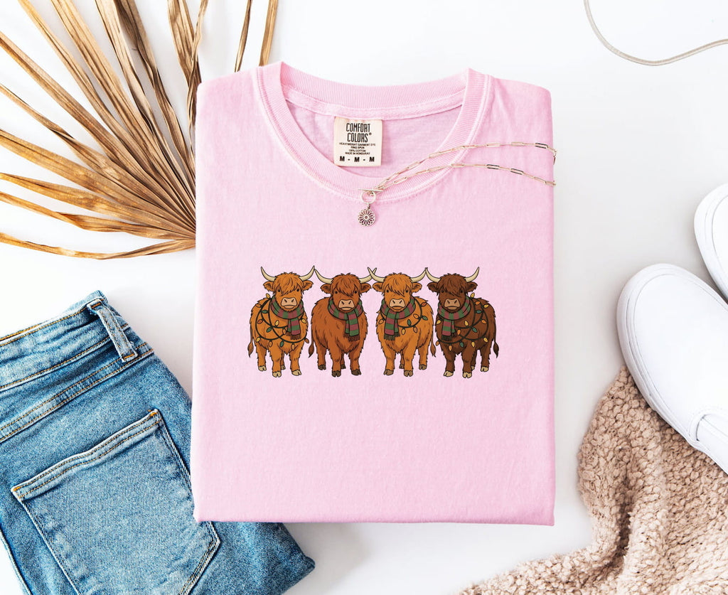 Highland Cattle Shirt Christmas Pets Gift Women Animated Tee Cow T-Shirt Xmas Fan Cartoony Tshirt Animal Graphic Doodle Christmas Lights
