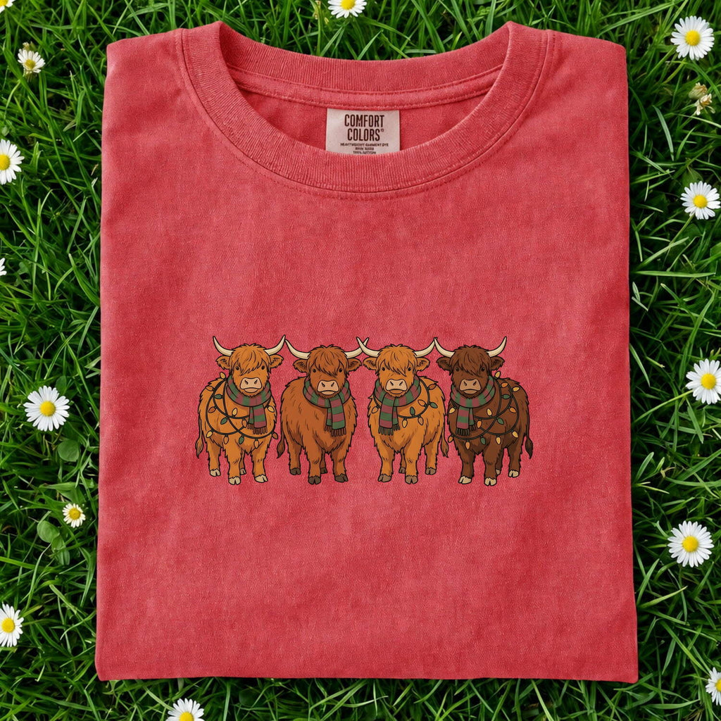 Highland Cattle Shirt Christmas Pets Gift Women Animated Tee Cow T-Shirt Xmas Fan Cartoony Tshirt Animal Graphic Doodle Christmas Lights