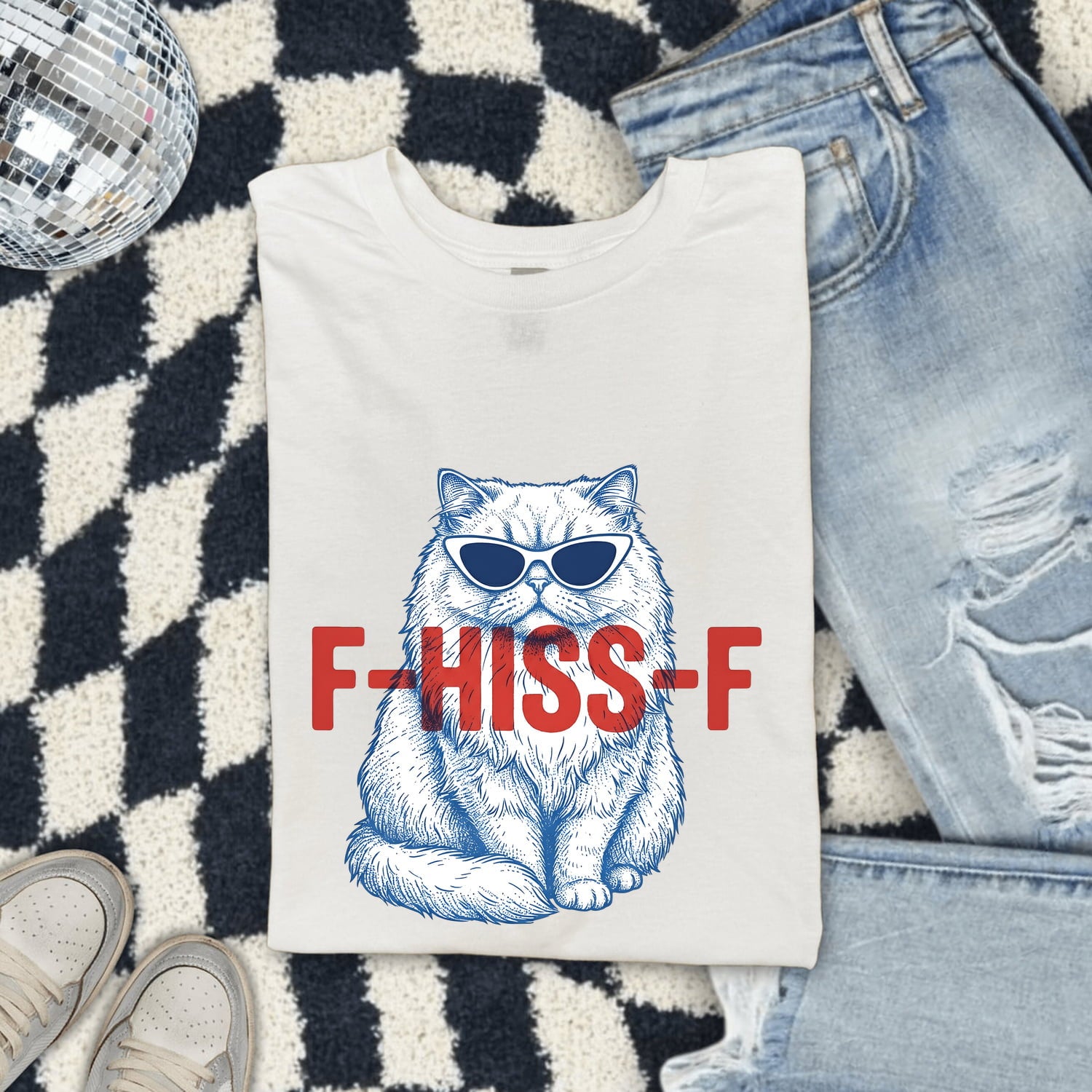 Cat Shades Shirt Cat Humor Gift Women Hand Drawn Tee Sunglasses T-Shirt Kitty Fan Illustrated Tshirt Funny Graphic Retro Large Font Tshirt