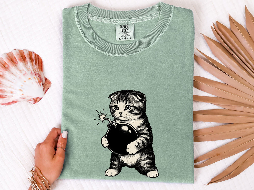 Cat Bomb Shirt Cat Joke Gift Women Retro Tee Feline T-Shirt Cat Fan Kitty Tshirt Humor Graphic Sketch Wick Tshirt