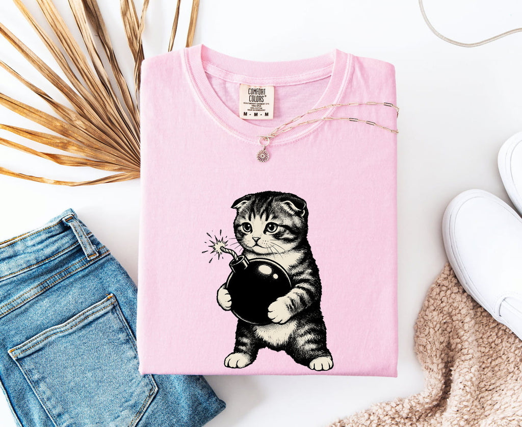 Cat Bomb Shirt Cat Joke Gift Women Retro Tee Feline T-Shirt Cat Fan Kitty Tshirt Humor Graphic Sketch Wick Tshirt
