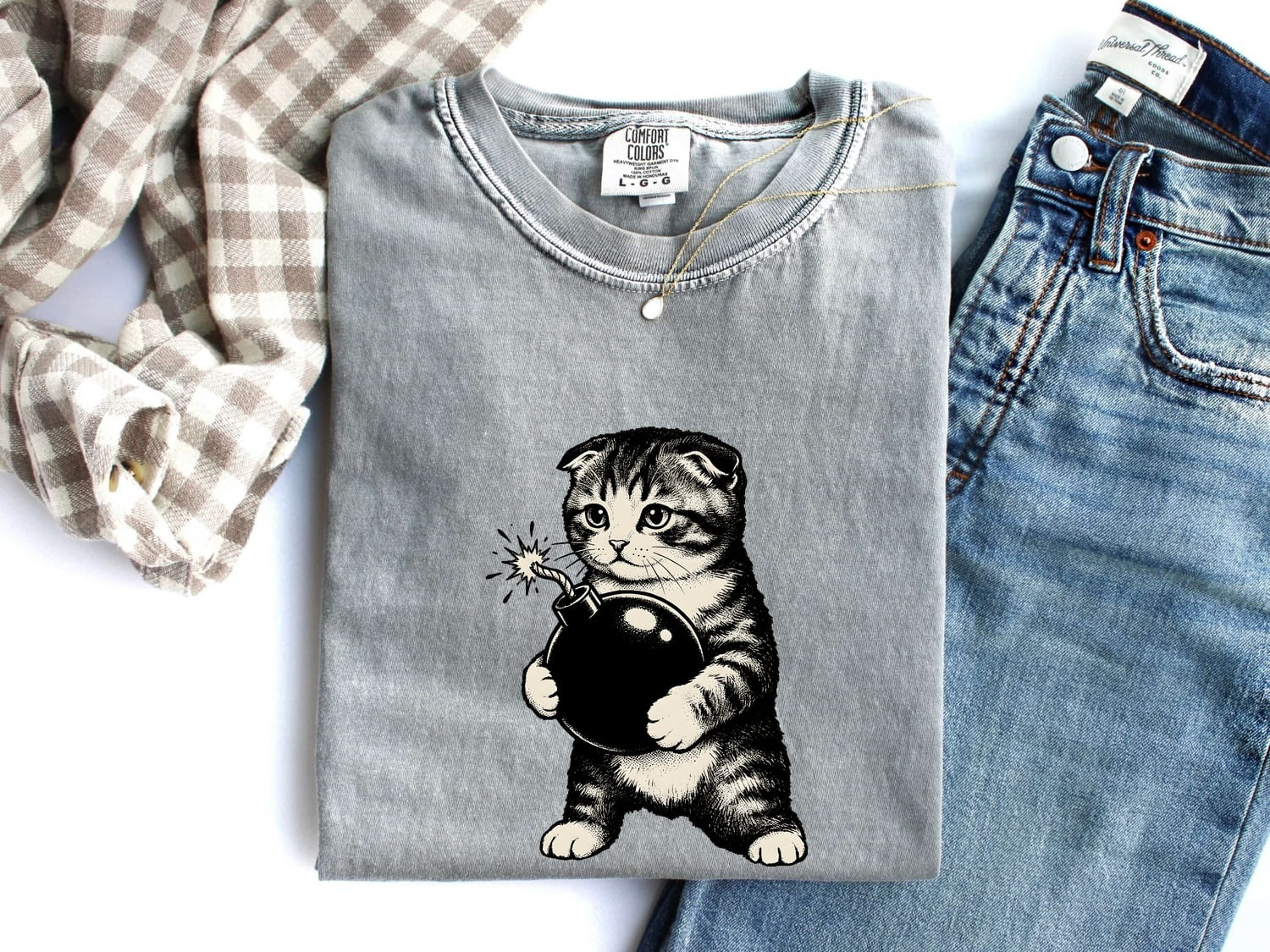 Cat Bomb Shirt Cat Joke Gift Women Retro Tee Feline T-Shirt Cat Fan Kitty Tshirt Humor Graphic Sketch Wick Tshirt