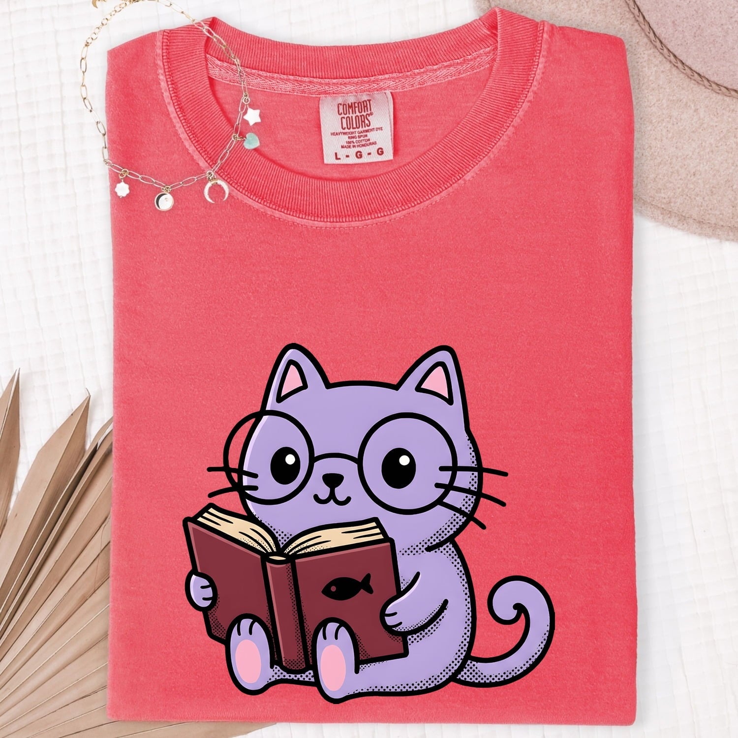 Cat Reading Shirt Cat Bookworm Gift Women Kawaii Tee Kitten T-Shirt Feline Fan Cute Tshirt Bibliophile Graphic Cartoon Glasses Tshirt