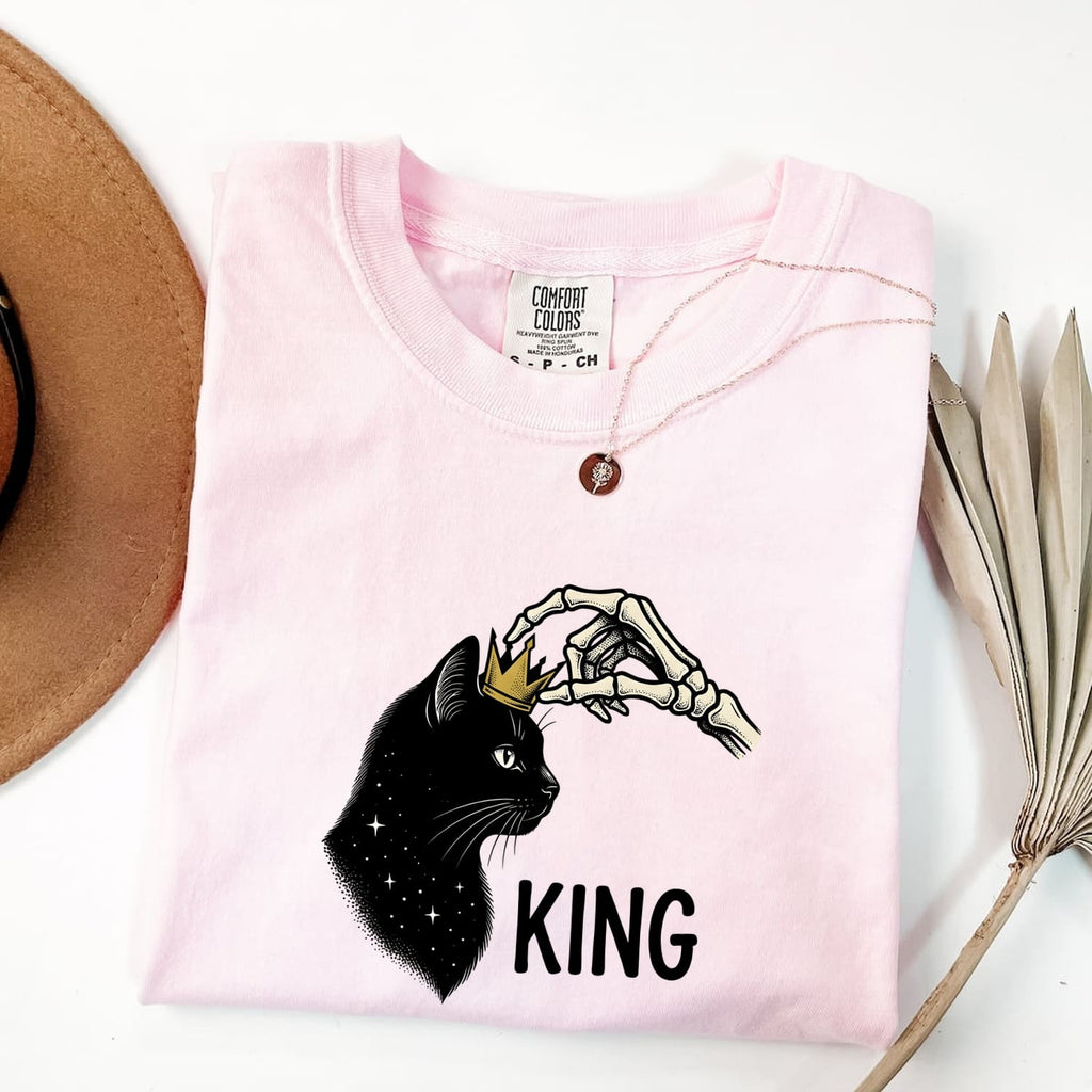 Black Cat Crown Shirt Cat Halloween Gift Women Gothic Tee Cat Crown T-Shirt Cat Fan Dark Tshirt Spooky Graphic Vintage Skeleton Hand Tshirt