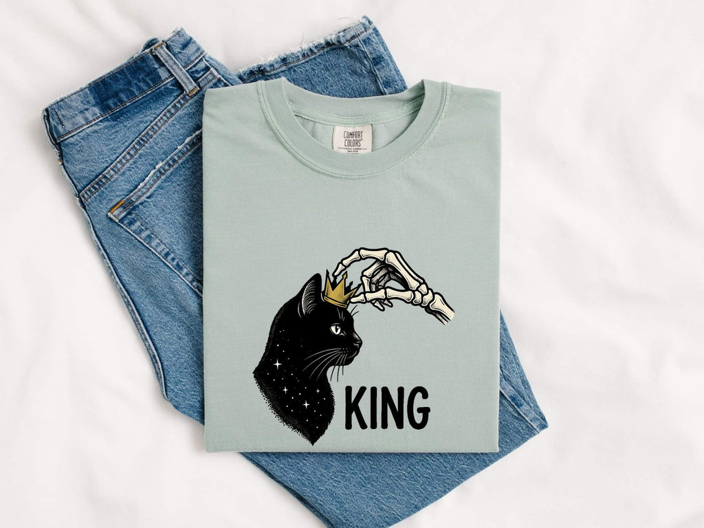 Black Cat Crown Shirt Cat Halloween Gift Women Gothic Tee Cat Crown T-Shirt Cat Fan Dark Tshirt Spooky Graphic Vintage Skeleton Hand Tshirt
