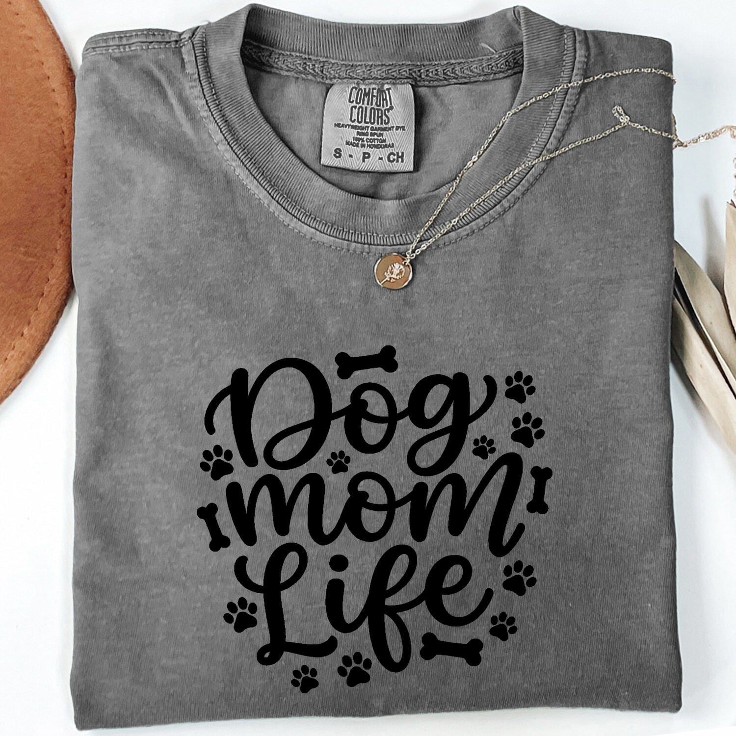Dog Mom Shirt Dog Mom Pet Gift Women Cartoon Tee Dog Mama T-Shirt Dog Mom Fan Puppy Tshirt Animal Graphic Contemporary Paw Marks Tshirt