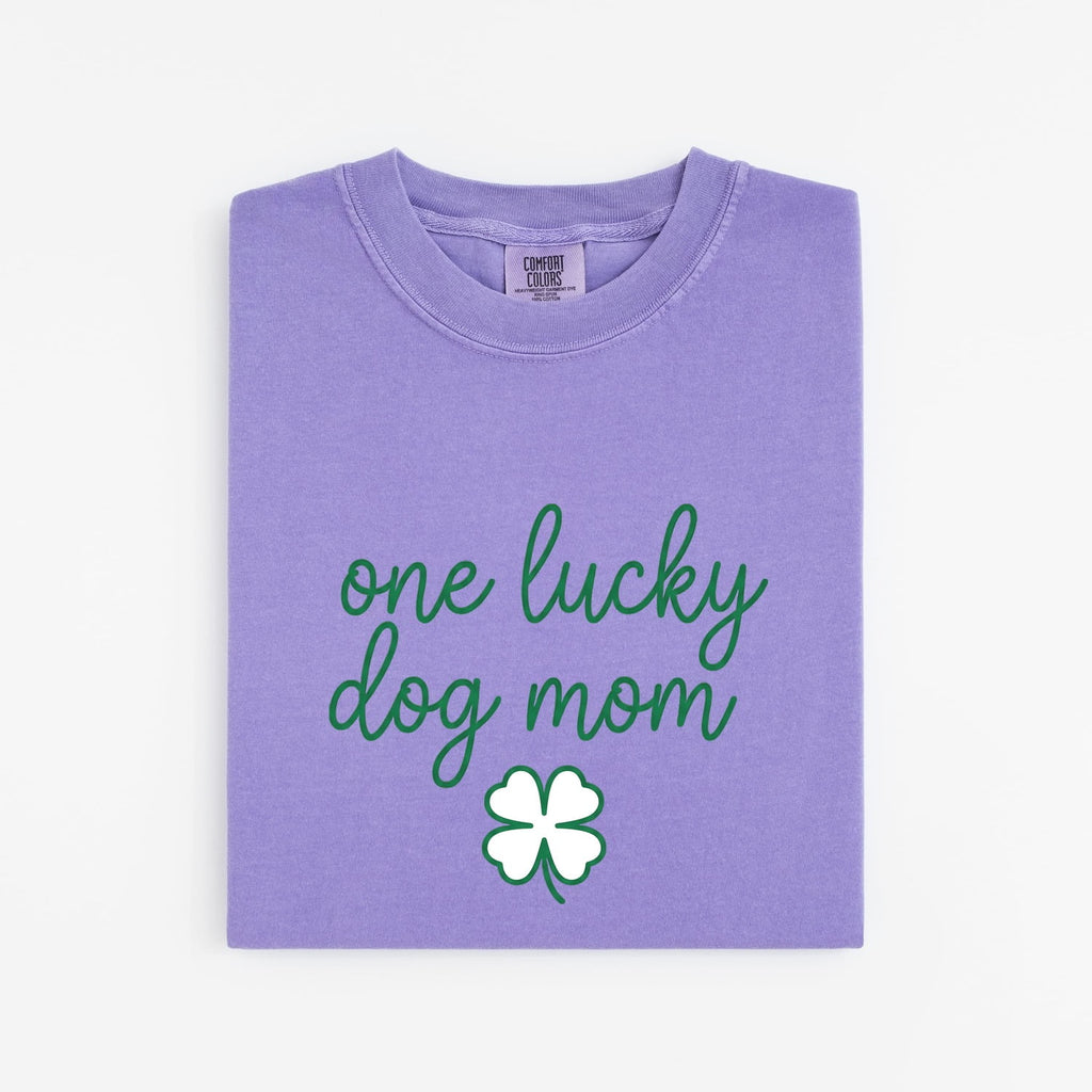Canine Mom Text Shirt St Patrick's Day Companion Gift Women Fresh Tee Dog Mom T-Shirt Shamrock Fan Cute Tshirt Pet Graphic Neat Four Leaf