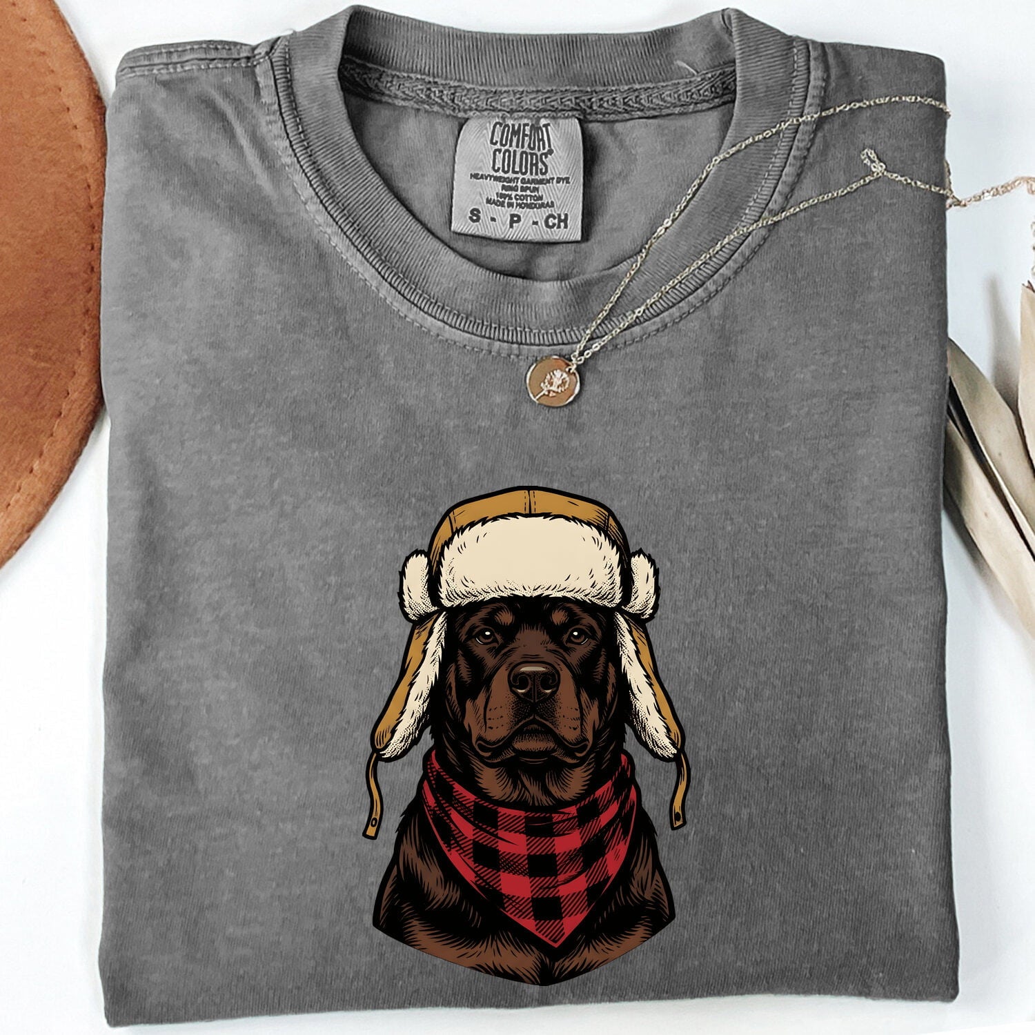 Rottweiler Dog Shirt Dog Outdoors Gift Women Vintage Tee Rottweiler T-Shirt Dog Fan Retro Tshirt Adventure Graphic Hand Drawn Trapper Hat