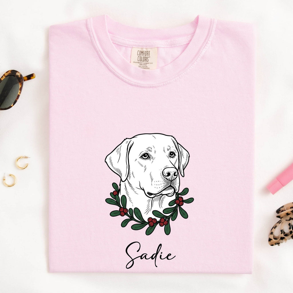 Retriever Dog Shirt Dog Seasonal Gift Women Vintage Tee Retriever T-Shirt Dog Fan Retro Tshirt Winter Graphic Simple Winter Wreath Tshirt