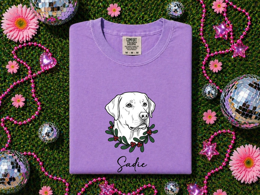Retriever Dog Shirt Dog Seasonal Gift Women Vintage Tee Retriever T-Shirt Dog Fan Retro Tshirt Winter Graphic Simple Winter Wreath Tshirt