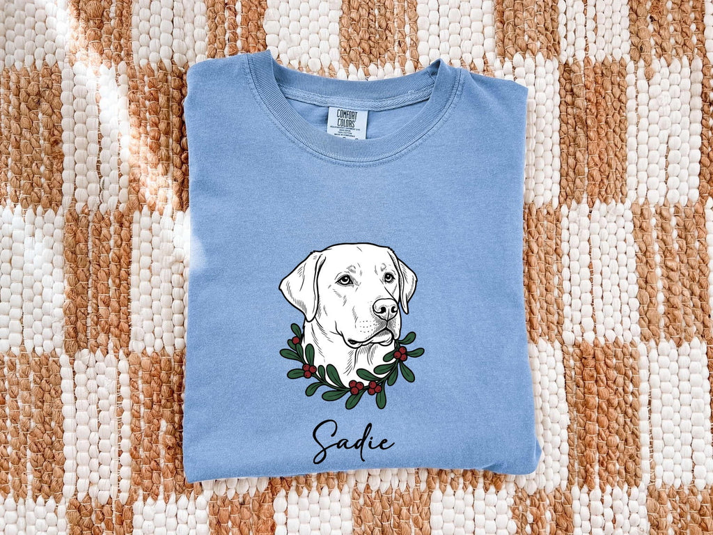 Retriever Dog Shirt Dog Seasonal Gift Women Vintage Tee Retriever T-Shirt Dog Fan Retro Tshirt Winter Graphic Simple Winter Wreath Tshirt