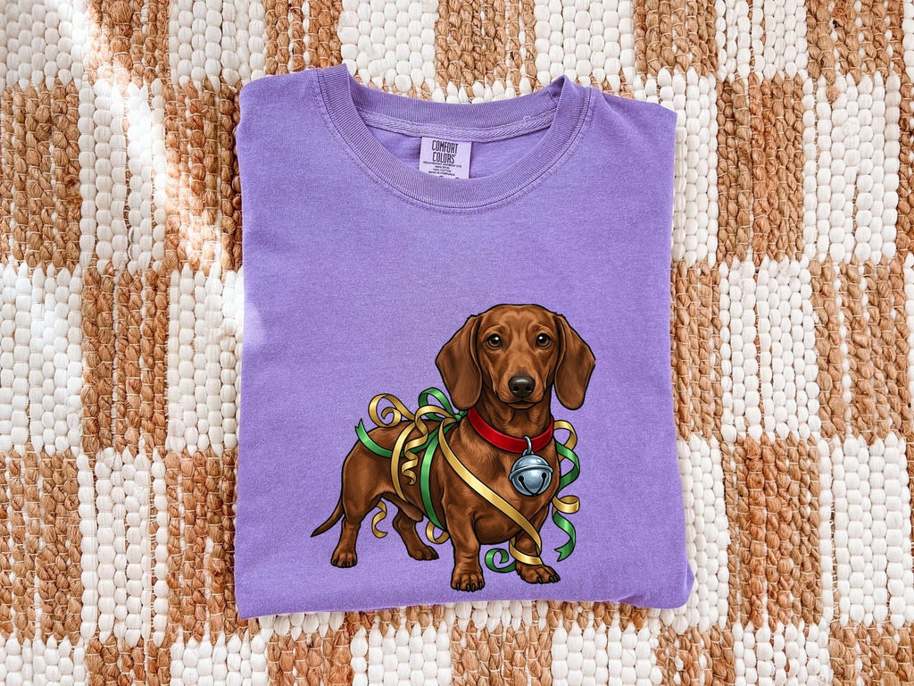 Dachshund Dog Shirt Dog Christmas Gift Women Cartoon Tee Wiener Dog T-Shirt Dog Fan Toon Tshirt Holiday Graphic Vintage Ribbon Tshirt