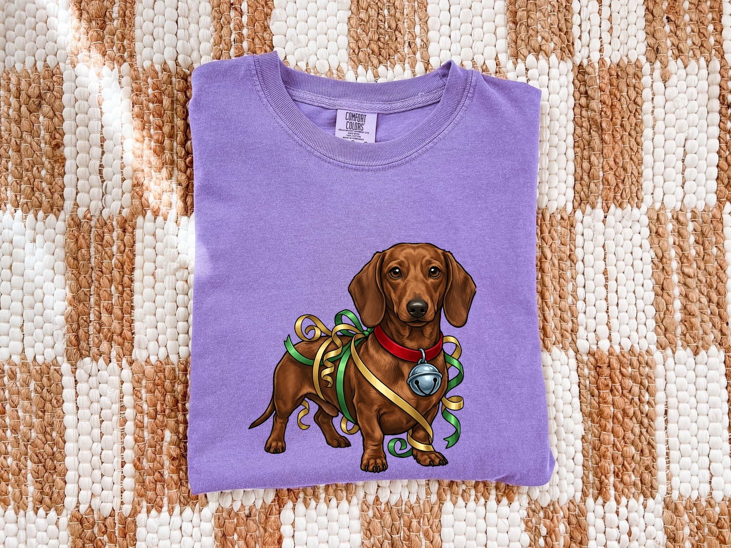 Dachshund Dog Shirt Dog Christmas Gift Women Cartoon Tee Wiener Dog T-Shirt Dog Fan Toon Tshirt Holiday Graphic Vintage Ribbon Tshirt