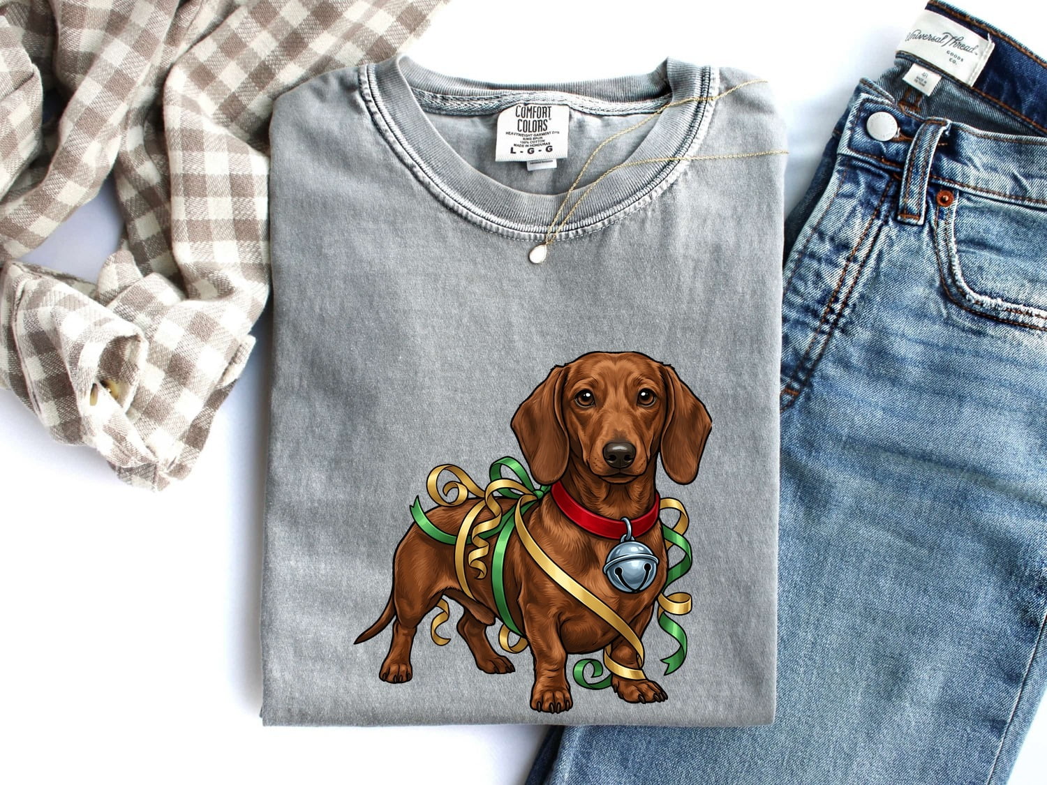 Dachshund Dog Shirt Dog Christmas Gift Women Cartoon Tee Wiener Dog T-Shirt Dog Fan Toon Tshirt Holiday Graphic Vintage Ribbon Tshirt