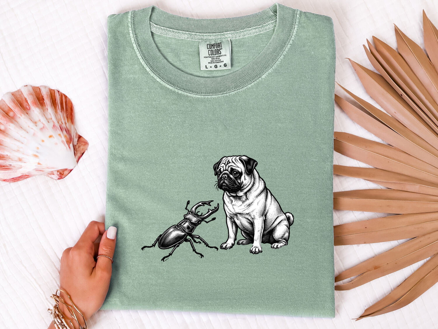 Pug Canine Shirt Dog Critters Gift Women Old School Tee Dog T-Shirt Dog Fan Vintage Tshirt Creature Graphic Line Art Scarab Tshirt