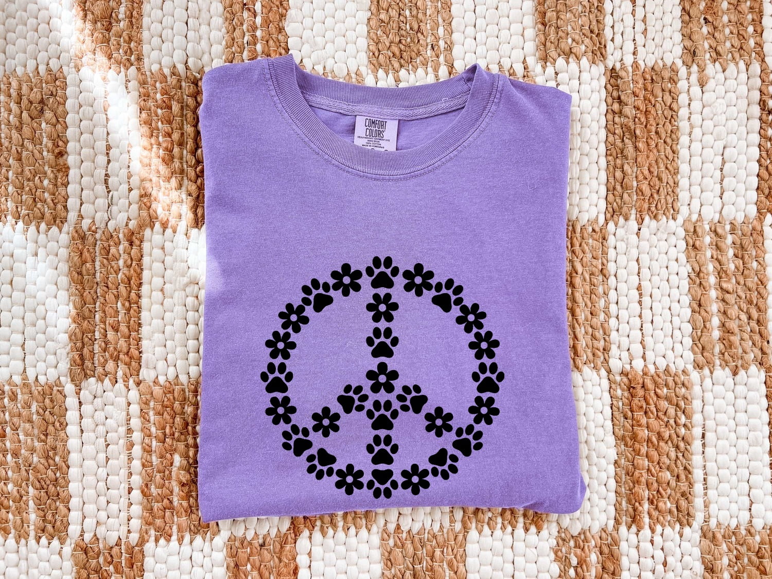 Paw Print Peace Shirt Dog Bohemian Gift Women Tribal Tee Peace Sign T-Shirt Dog Fan Tribalism Tshirt Hippie Graphic Clean Daisy Petals