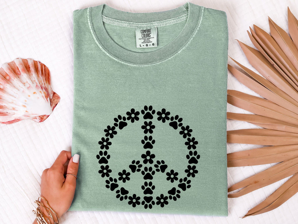 Paw Print Peace Shirt Dog Bohemian Gift Women Tribal Tee Peace Sign T-Shirt Dog Fan Tribalism Tshirt Hippie Graphic Clean Daisy Petals