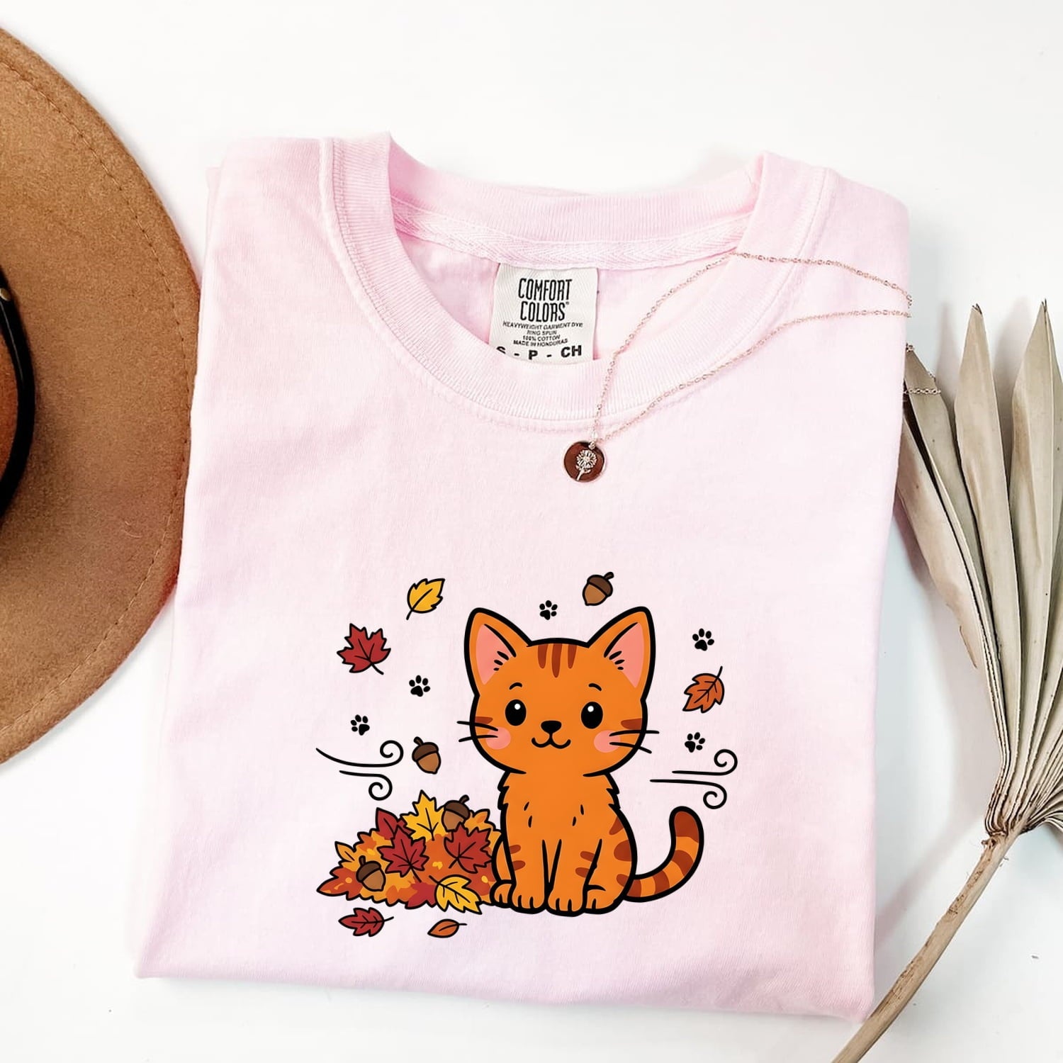 Tangerine Cat Shirt Cat Pumpkin Gift Women Charming Tee Orange Cat T-Shirt Feline Fan Cute Tshirt Autumn Graphic Doodle Colored Leaves