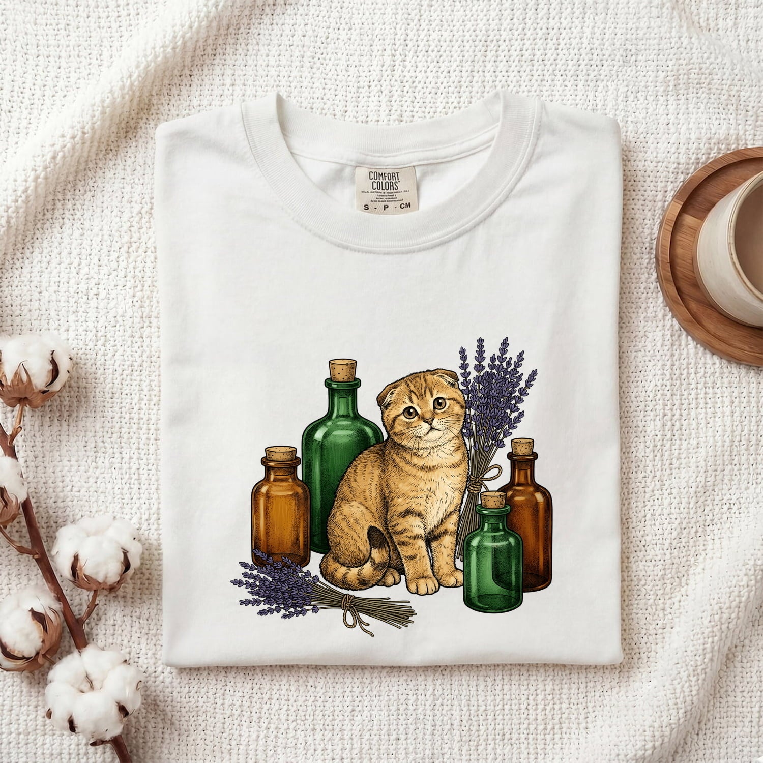 Tabby Cat Shirt Cat Floral Gift Women Vintage Tee Kitty Cat T-Shirt Feline Fan Retro Tshirt Botanical Graphic Hand Drawn Lavender Tshirt