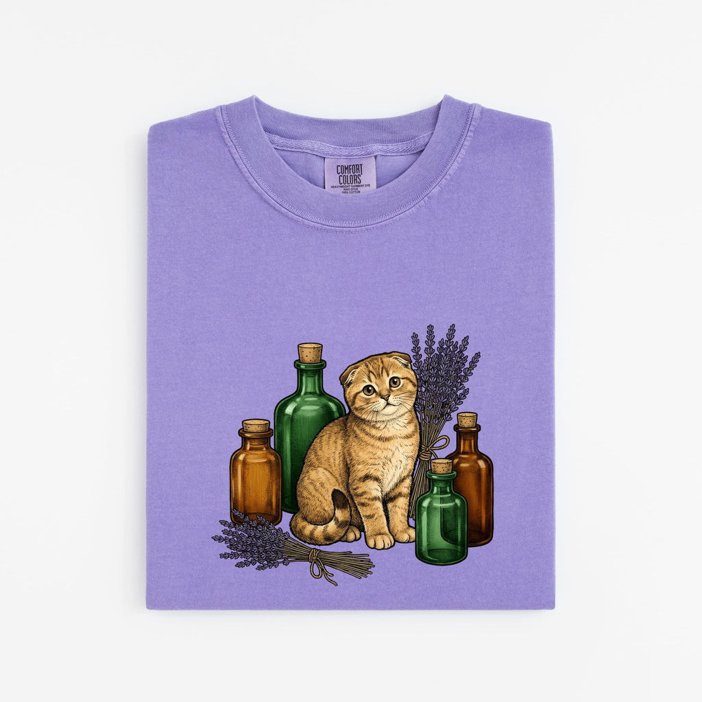 Tabby Cat Shirt Cat Floral Gift Women Vintage Tee Kitty Cat T-Shirt Feline Fan Retro Tshirt Botanical Graphic Hand Drawn Lavender Tshirt