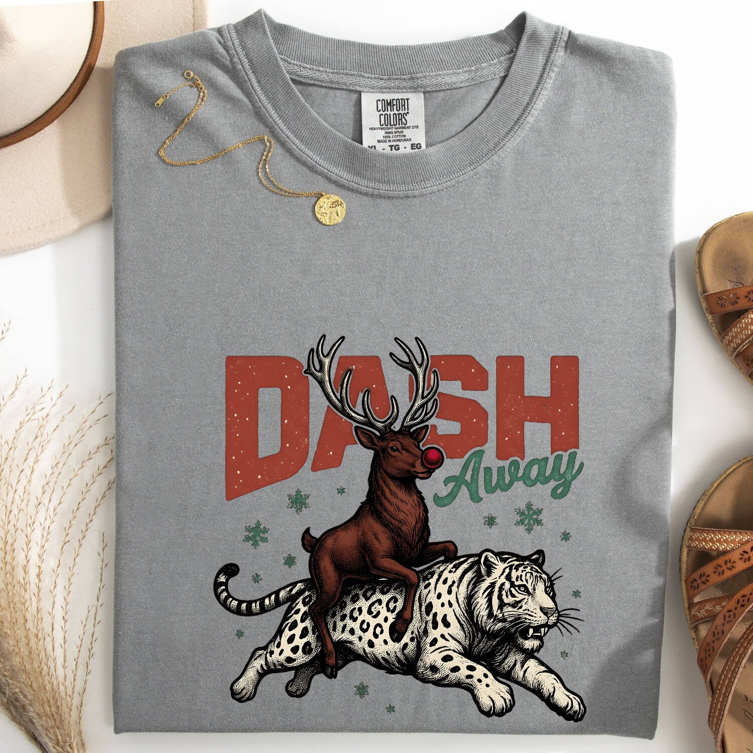 Elk Frost Feline Shirt Christmas Creatures Gift Women Antique Tee Cat T-Shirt Xmas Fan Vintage Tshirt Beast Graphic Outline Ice Tshirt
