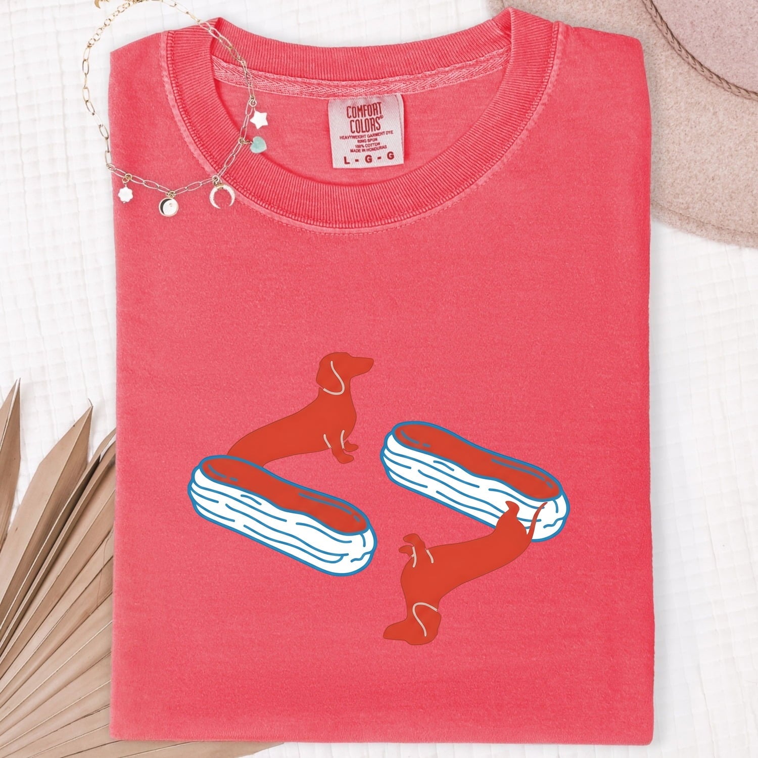 Dachshund Shirt for Women – Minimal Pop Art Eclair Pastry Wiener Dog Graphic Tee